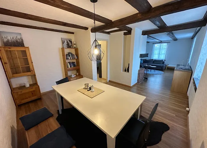 Charmante 3,5 Zimmer Wohnung In Bauernhaus